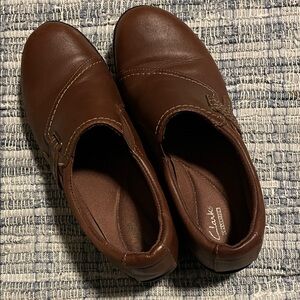 Clarks Women's Brown Leather Slip-On Loafers